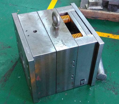 plastic injection mould