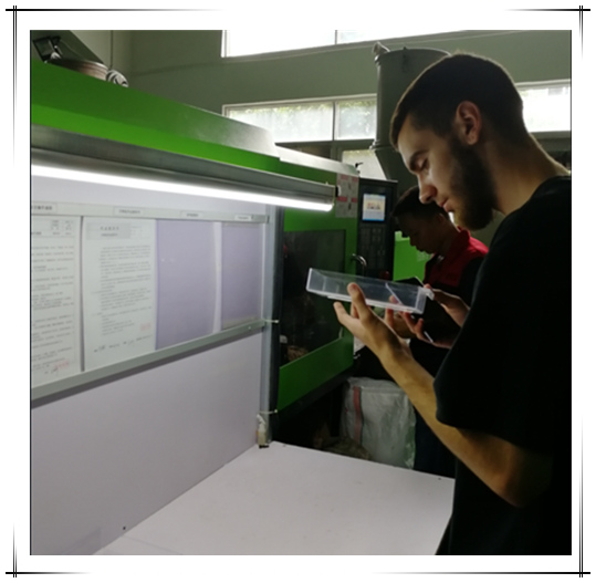 Atendimento ao cliente no teste de molde T1